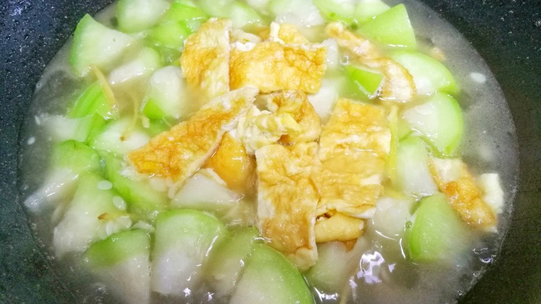 Luffa and egg soup