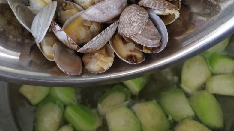 Luffa Clam Soup