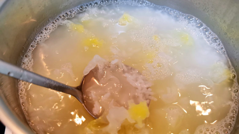 Purple Sweet Potato and Tremella Porridge