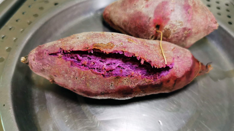 Purple Sweet Potato and Tremella Porridge