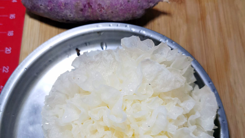 Purple Sweet Potato and Tremella Porridge