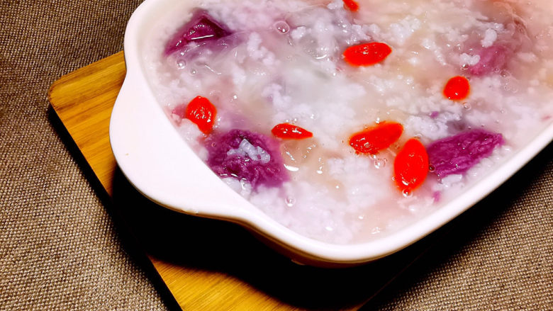 Purple Sweet Potato and Tremella Porridge