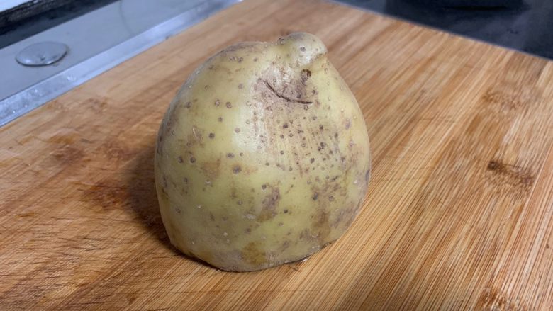 Potato slices with hot pepper