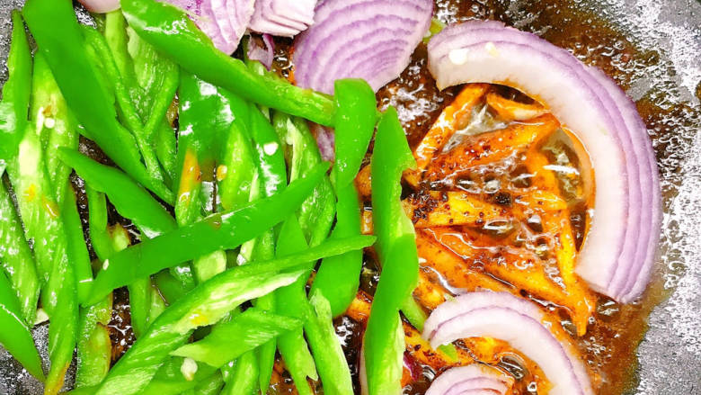 Fried tripe with green pepper