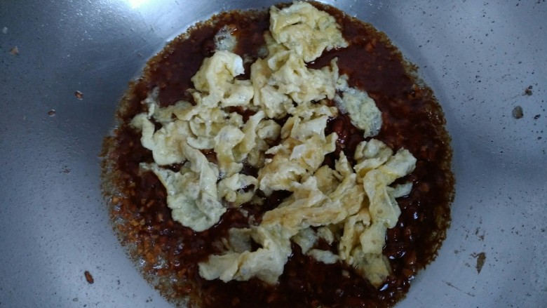 Flower noodles + crab-flavored egg fried noodles