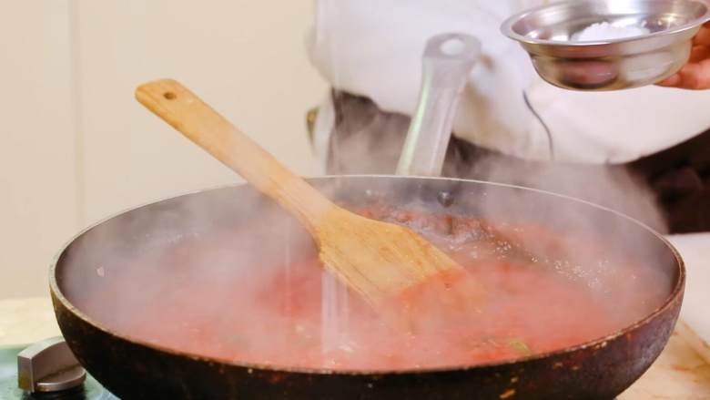 Tomato sauce pasta