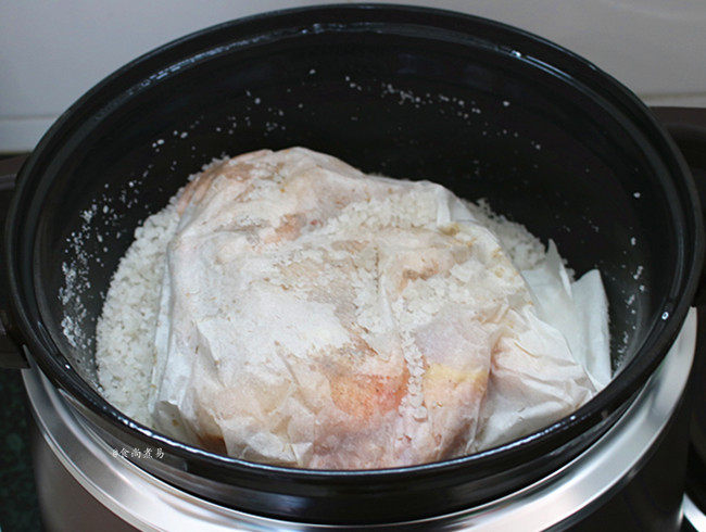 Enamel Pot Salt Baked Chicken