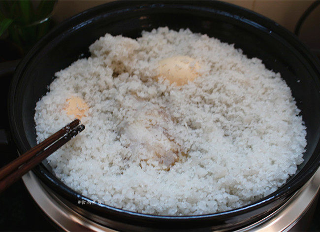 Enamel Pot Salt Baked Chicken