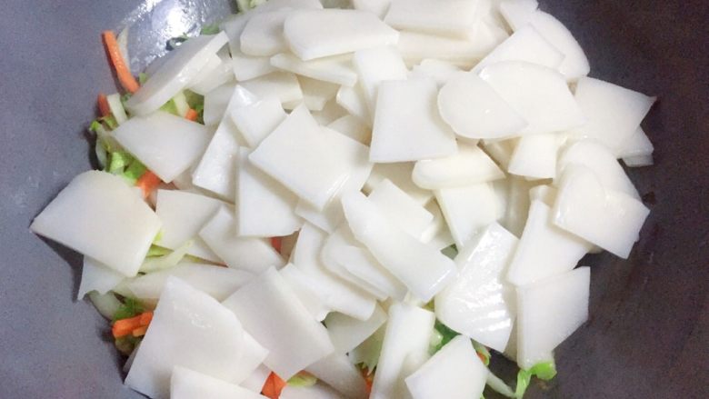 Chinese cabbage fried rice cake