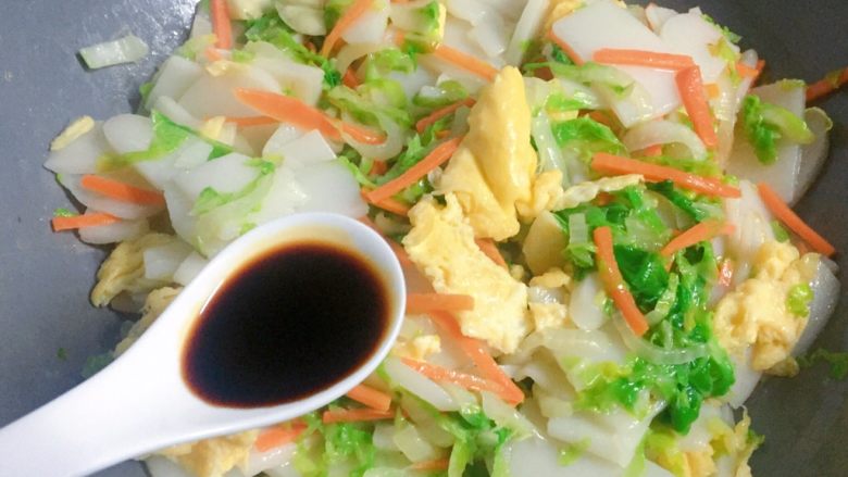 Chinese cabbage fried rice cake