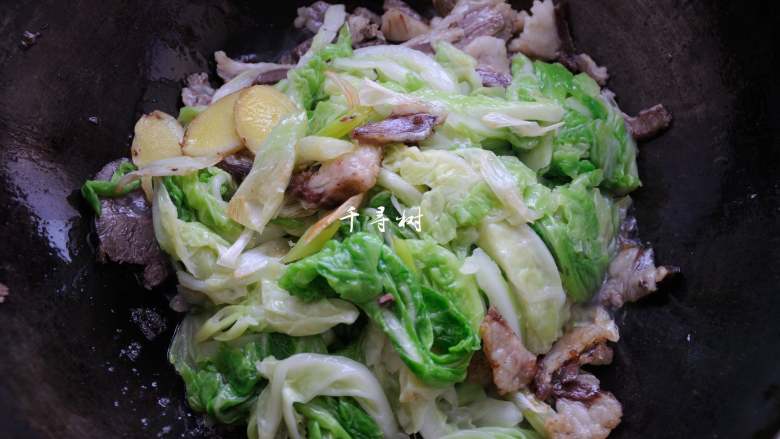 Original fragrant mutton braised cabbage, a nutritious and delicious home-cooked dish, the first choice for winter cold protection