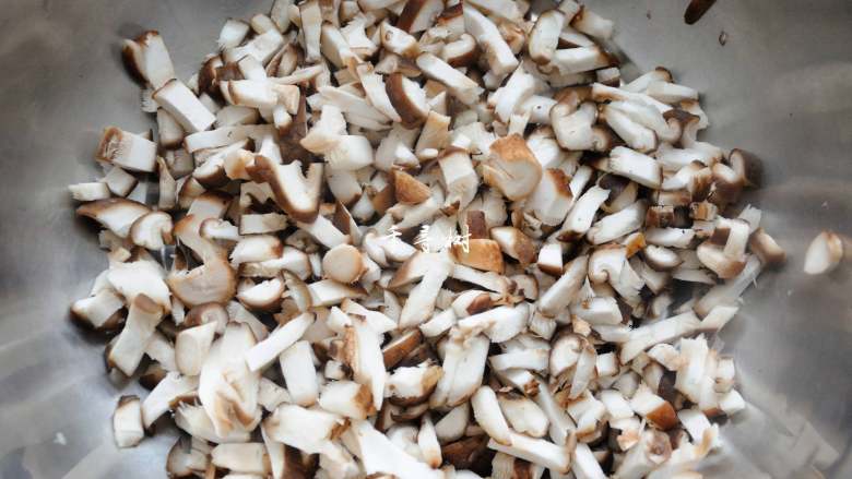 Mushroom soup noodles. You can see the mushrooms and taste the deliciousness. This is the real mushroom soup. 