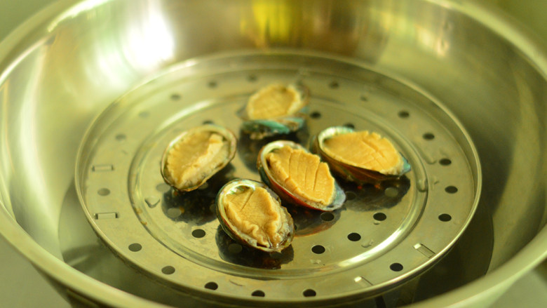 Abalone in Oyster Sauce