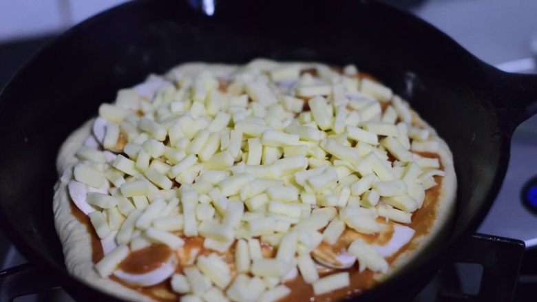 Cast Iron Pan Pizza