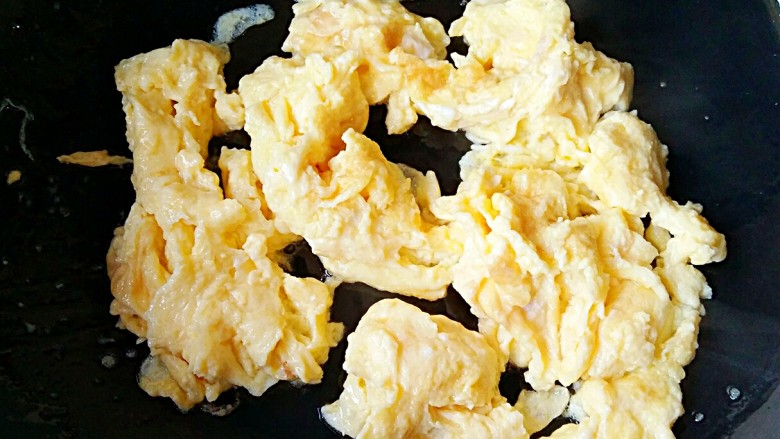 Toona bud scrambled eggs