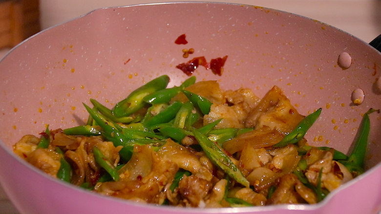 Stir-fried pork belly with hot pepper