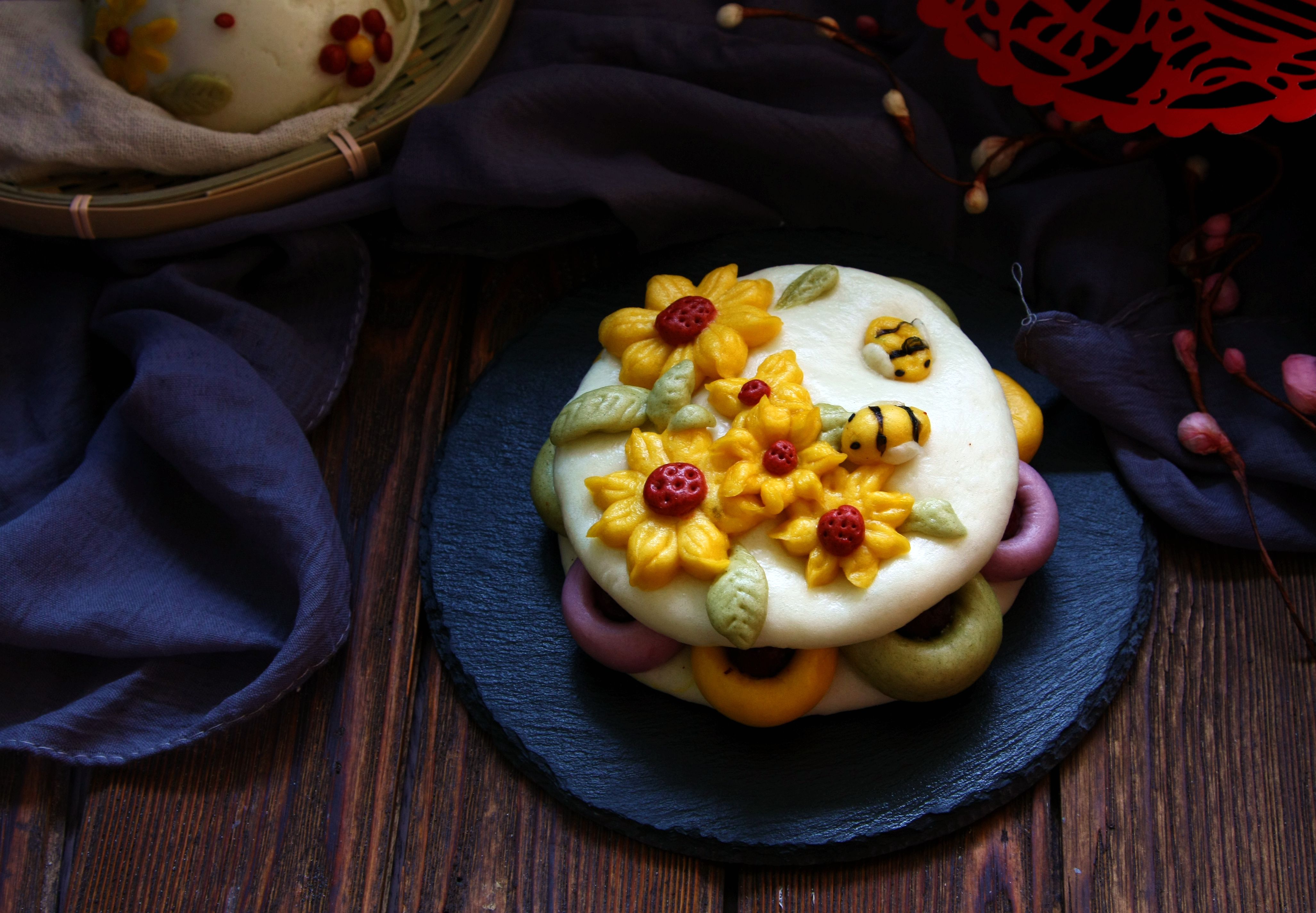 Sunflower jujube buns