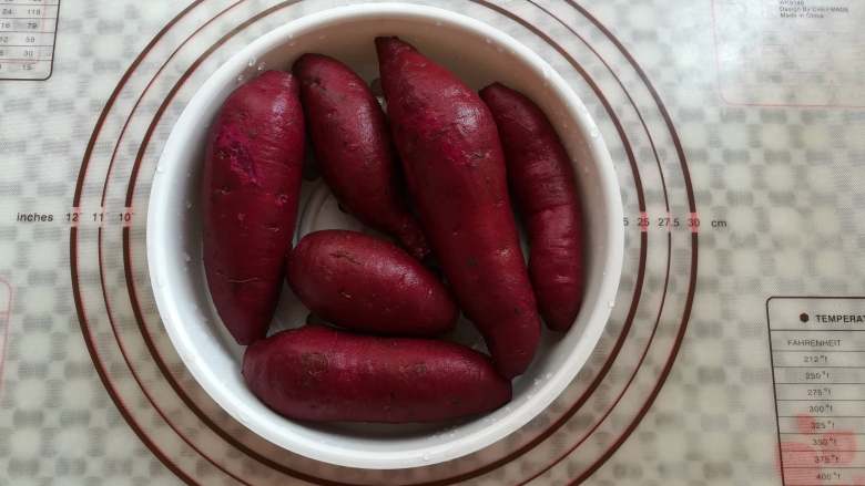 Milk-flavored purple sweet potato puree