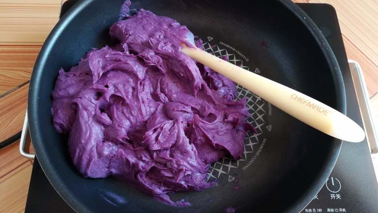 Milk-flavored purple sweet potato puree