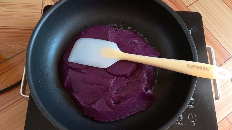 Milk-flavored purple sweet potato puree