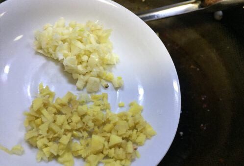 Baked Spicy Cauliflower with Ant Meat