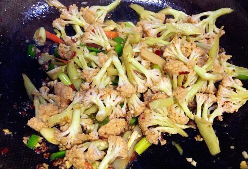 Baked Spicy Cauliflower with Ant Meat