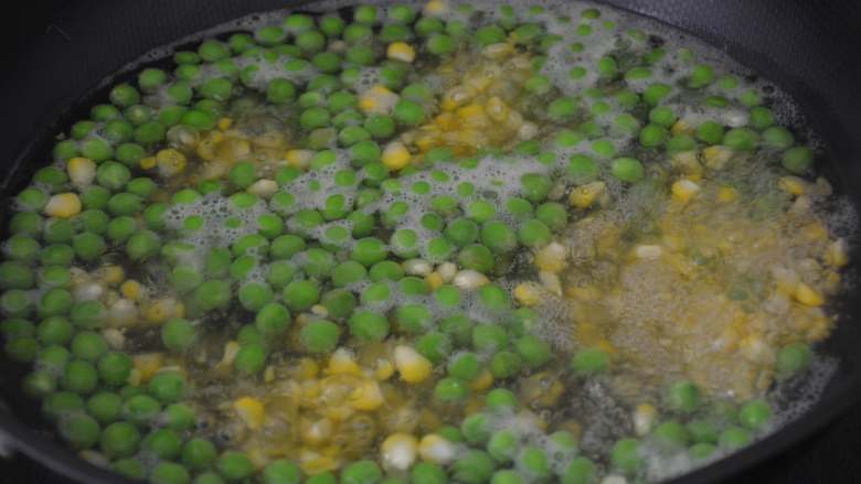 Three-color fried peas