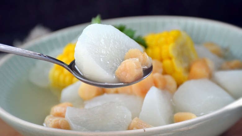 Scallop, corn and radish soup