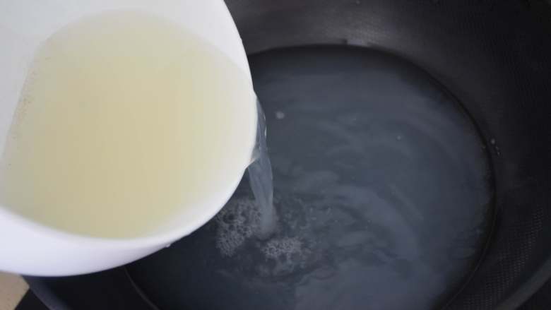 Scallop, corn and radish soup