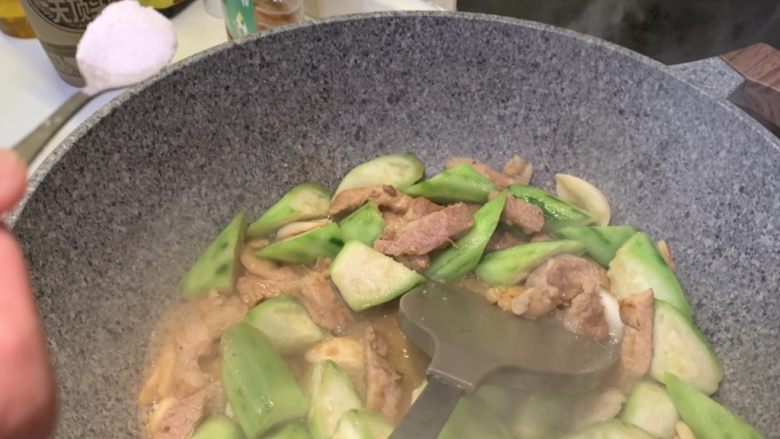 Luffa Stir-fried Pork