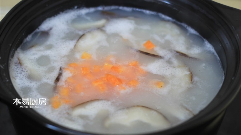 Mushroom and Chicken Porridge