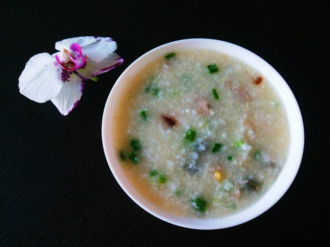 Xinwen Gourmet Preserved Egg and Lean Pork Porridge