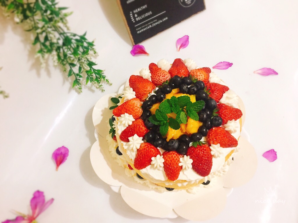 Fresh fruit naked cake (the simplest cream fruit cake)