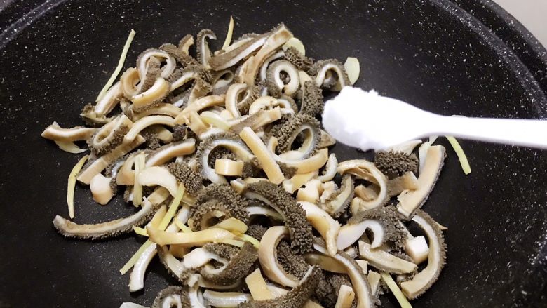 Spicy Stir-fried Beef Tripe