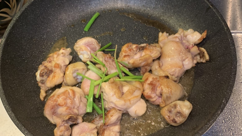 Chicken Legs Stewed with Mushrooms