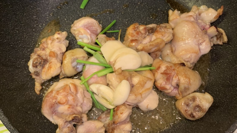 Chicken Legs Stewed with Mushrooms