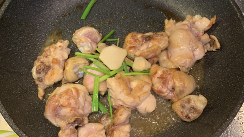 Chicken Legs Stewed with Mushrooms