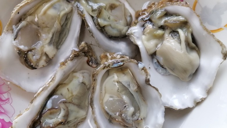 Steamed oysters with garlic vermicelli