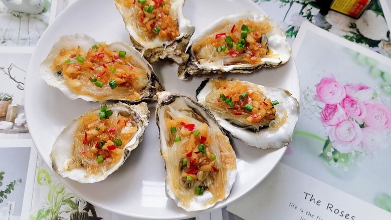 Steamed oysters with garlic vermicelli