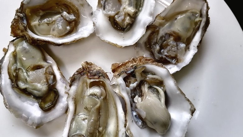 Steamed oysters with garlic vermicelli