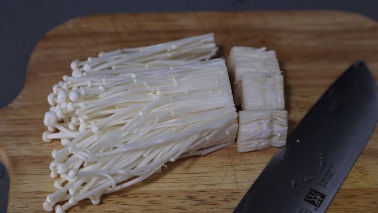 Enoki Mushroom and Tofu Soup