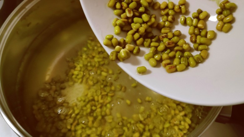 Mung bean and pumpkin porridge