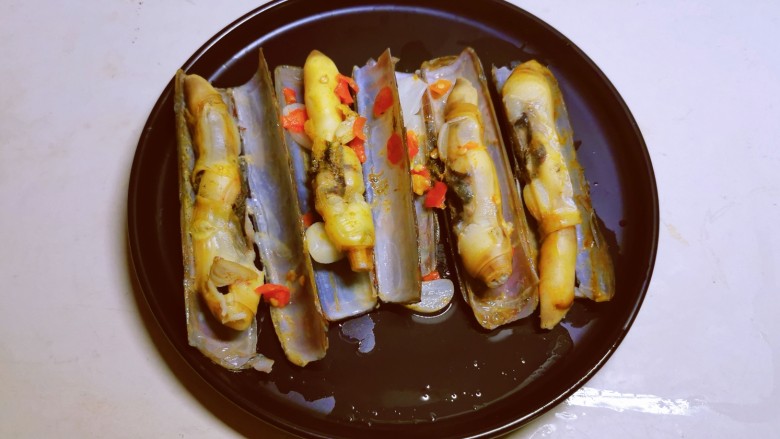 Salt and Pepper Razor Clam