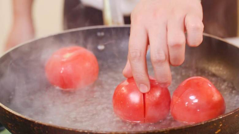 Tomato sauce pasta