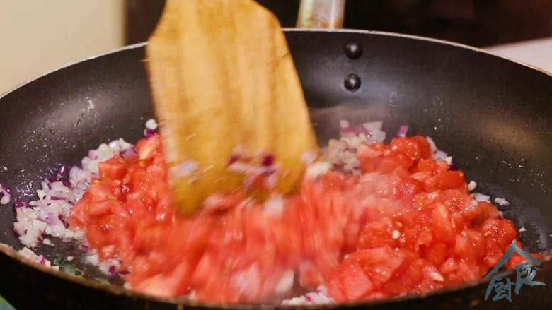 Tomato sauce pasta