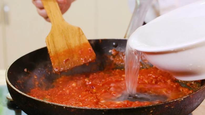 Tomato sauce pasta