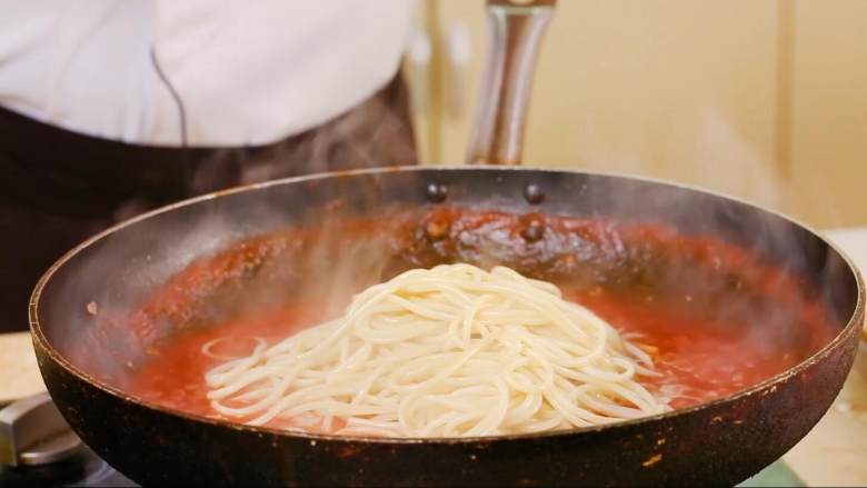 Tomato sauce pasta