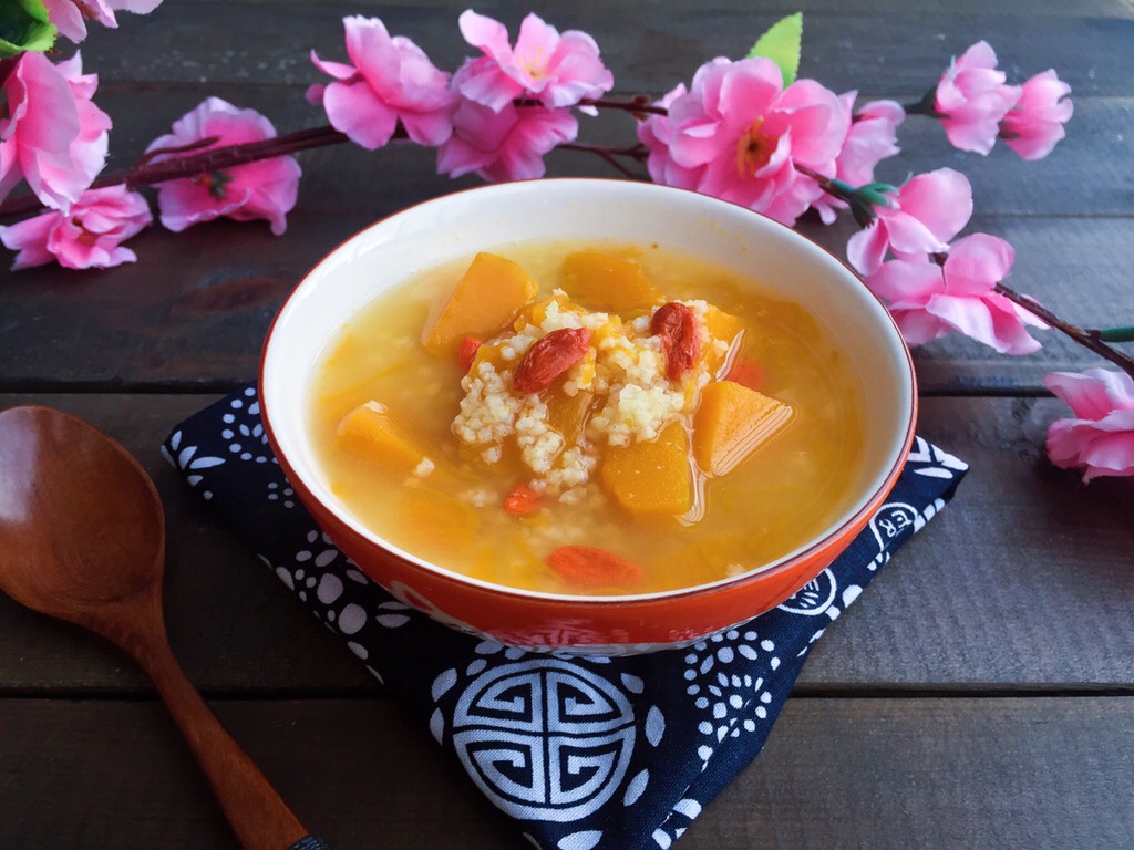 Pumpkin, wolfberry and millet porridge