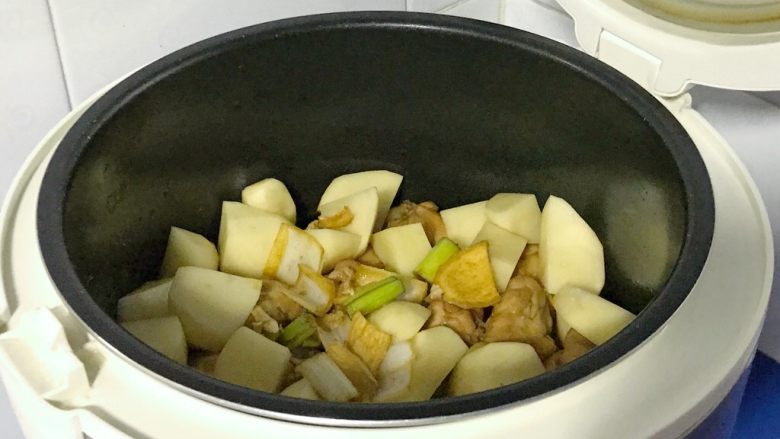 Rice cooker + beer chicken wings