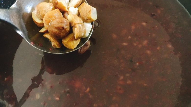 Red dates and lotus seeds Laba porridge